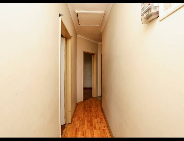 2 BEDROOM FLAT FOR SALE IN OVERPORT